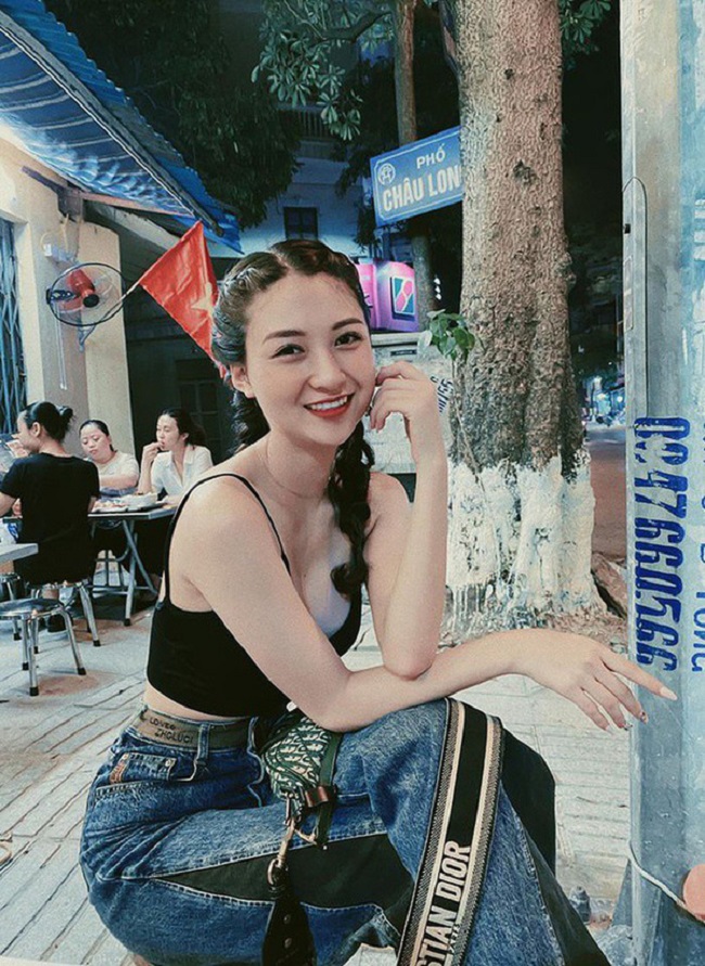 clip Thư Vũ đang hot trên mạng xã hội