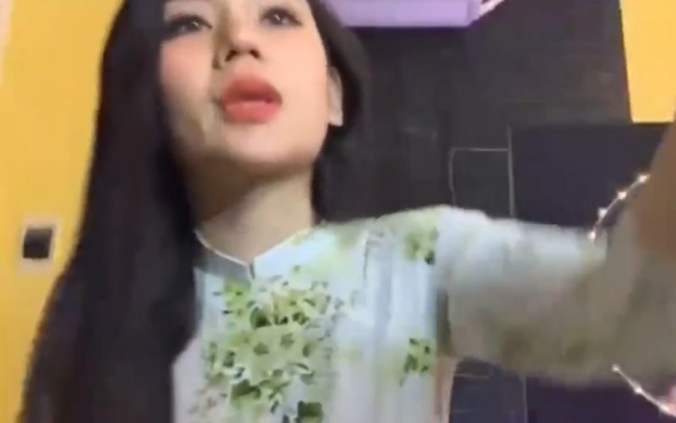 Clip nóng Ngân Ngân